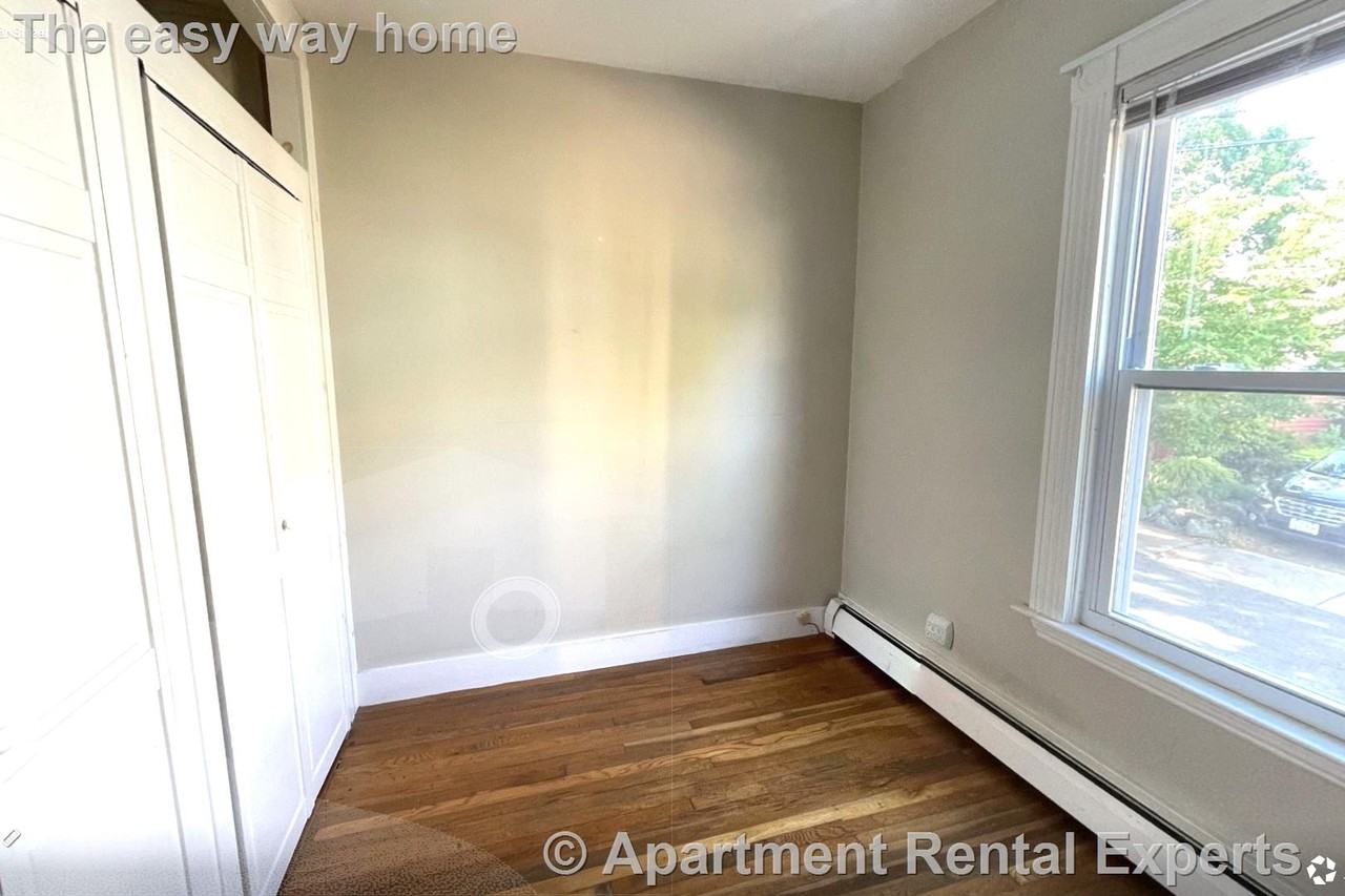210 River St - Photo 5 of 8