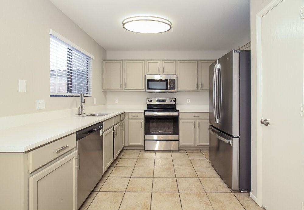 2165 E Donald Dr - Photo 5 of 17