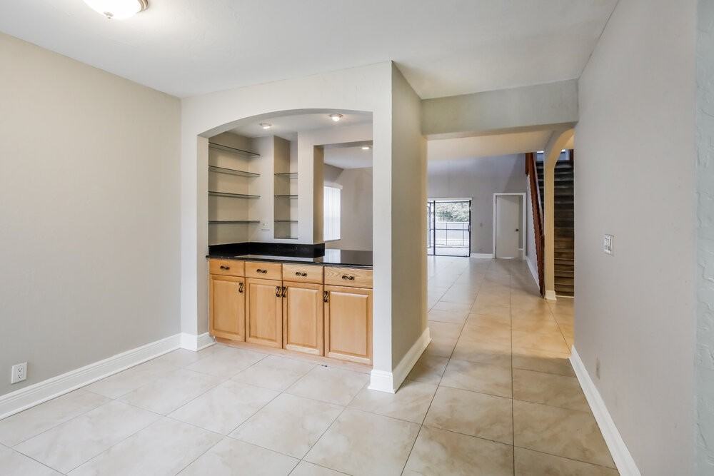 578 Lakeside Cir - Photo 6 of 17