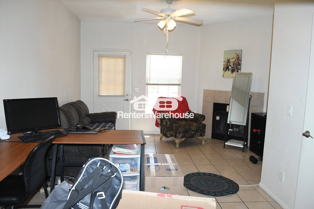 1970 N Hartford St #4 - Photo 2 of 11