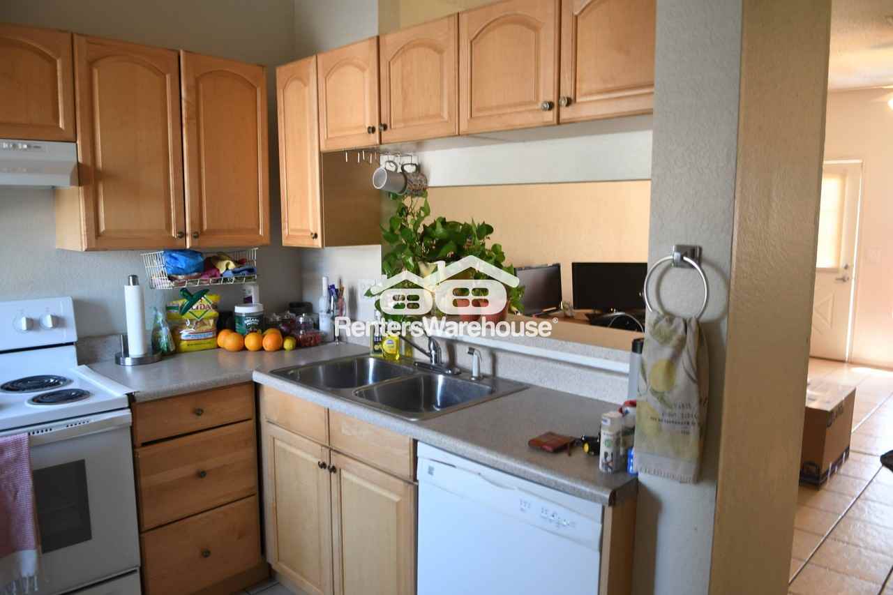 1970 N Hartford St #4 - Photo 3 of 11