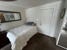 82W 200N, Unit 5 - Photo 1 of 1