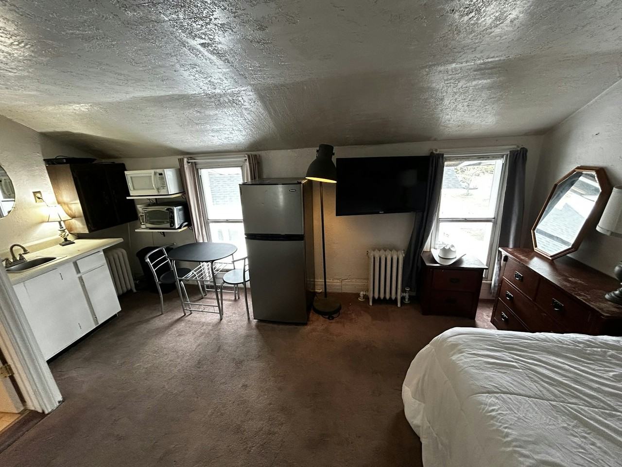 82W 200N, Unit 5 - Photo 4 of 7