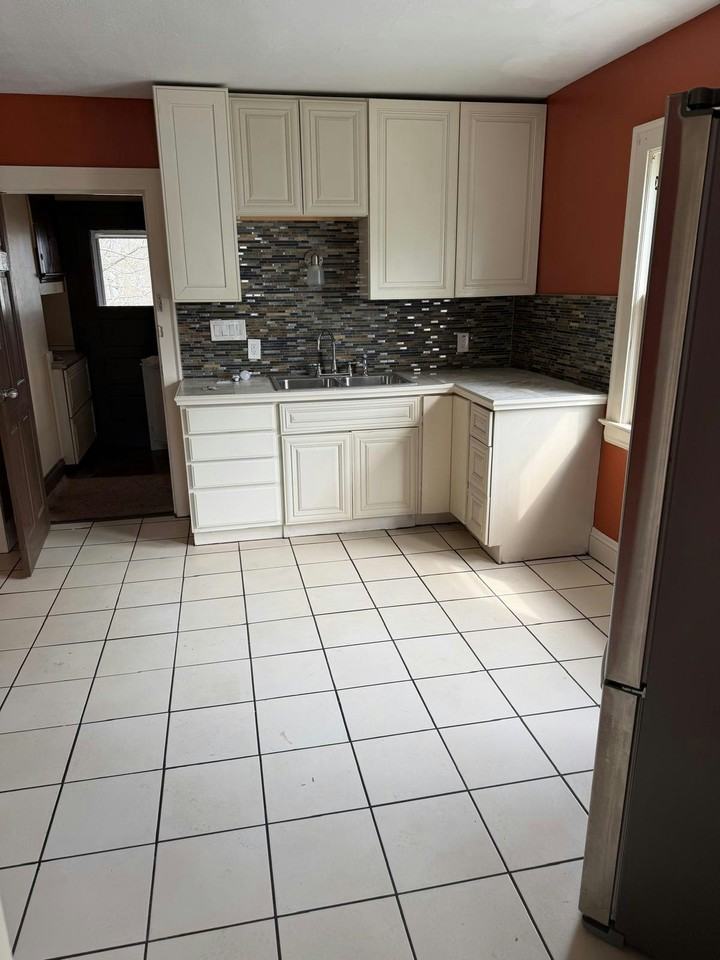 3035 East 126th Street - Photo 3 of 20
