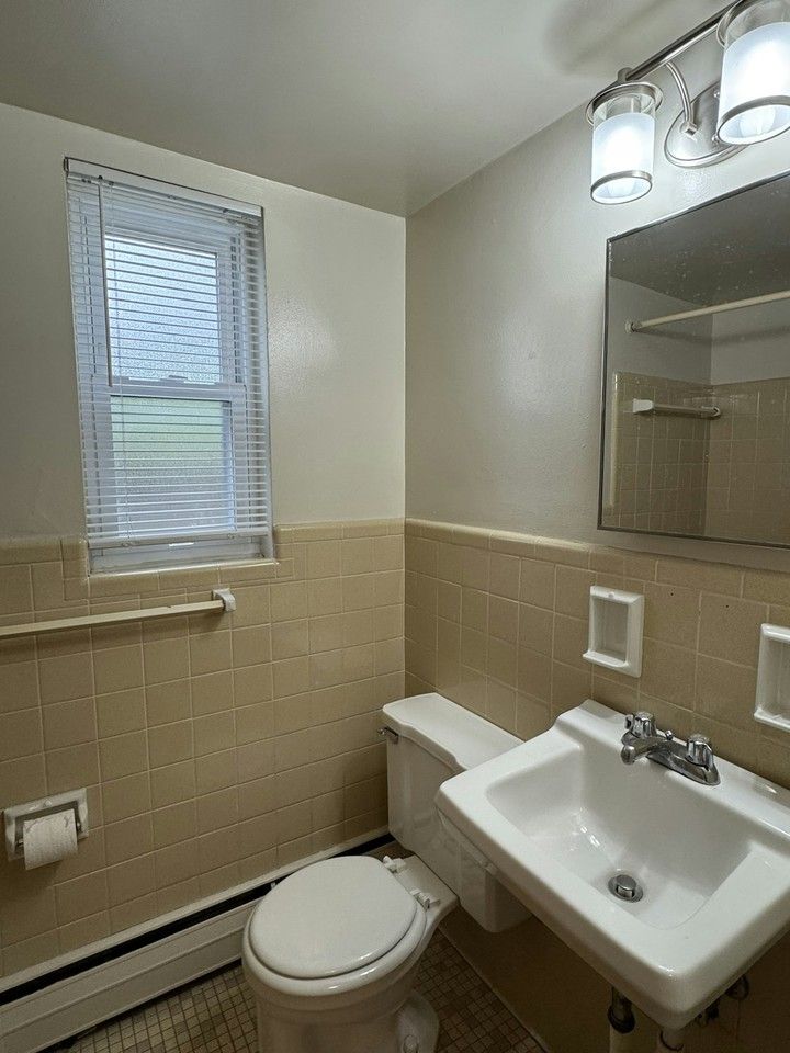 3992 Ballard Avenue, Unit 3 - Photo 7 of 10