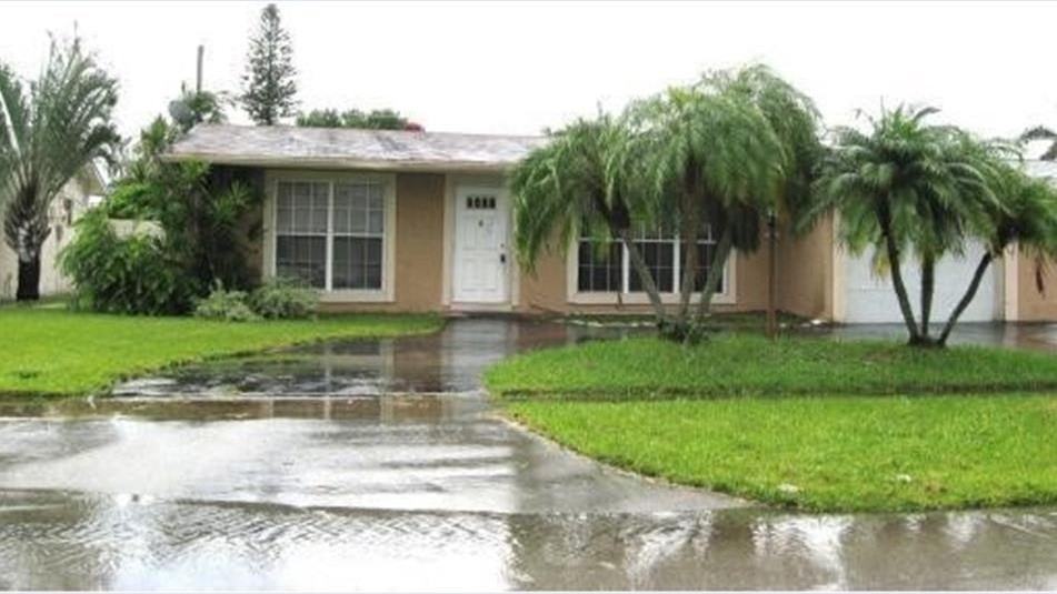 11440 Northwest 40th Place - Photo 2 of 15