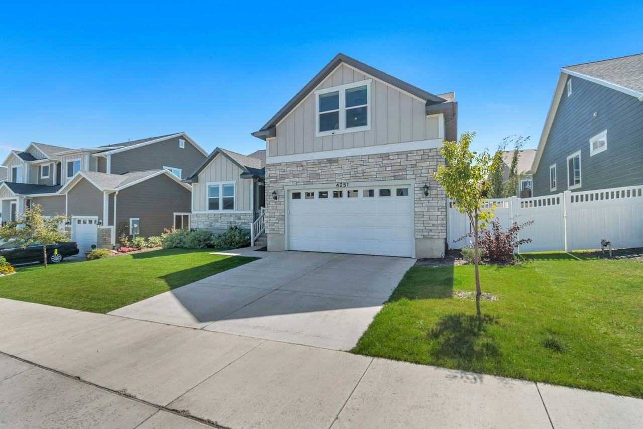 4251 West Gate Keeper Drive - Photo 2 of 29