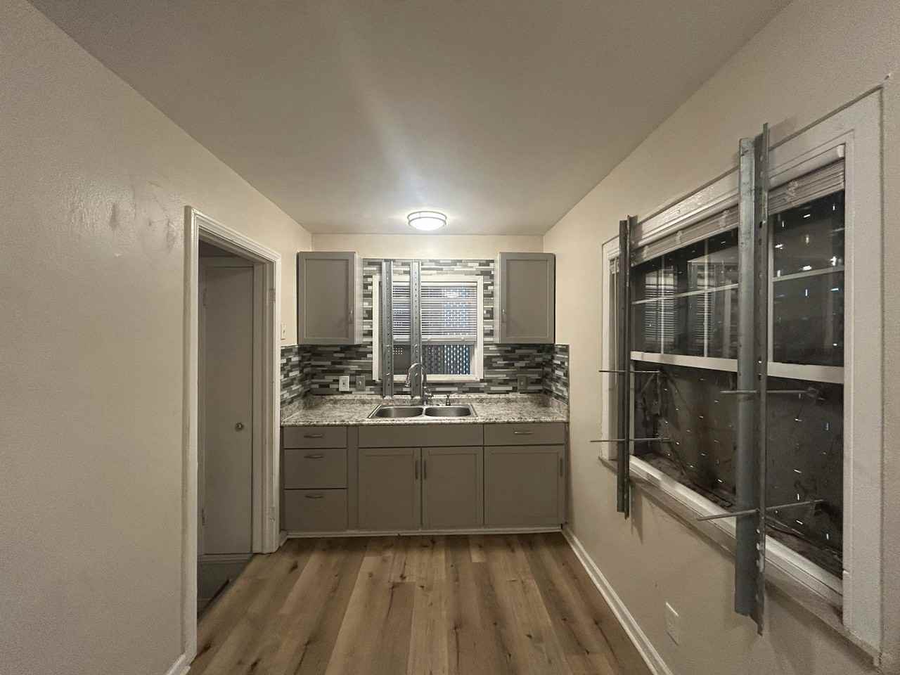 5070 Lafontaine Street - Photo 3 of 25