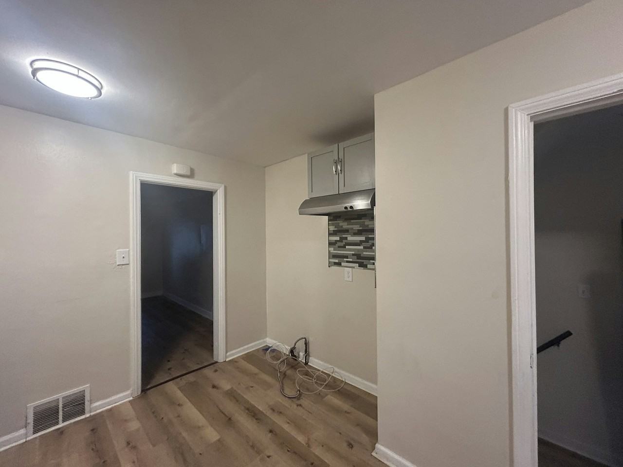 5070 Lafontaine Street - Photo 6 of 25