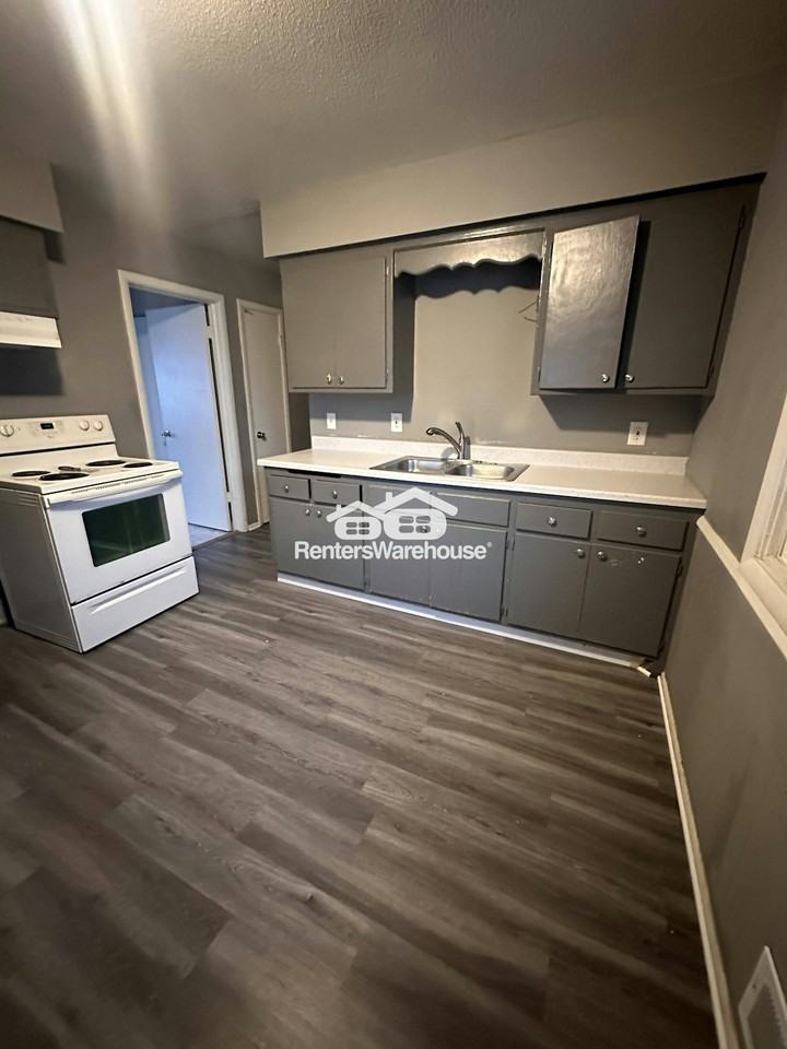 2905 N Bryant Ave, Unit 2 - Photo 3 of 11