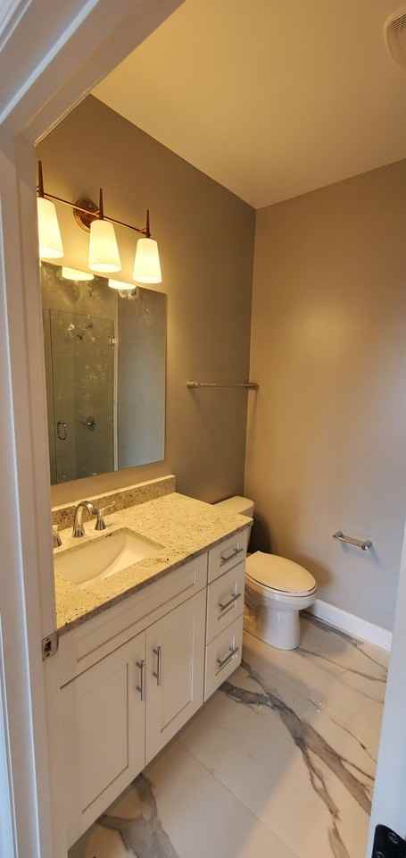 2025 E Street Northeast, Unit 4 - Photo 6 of 12