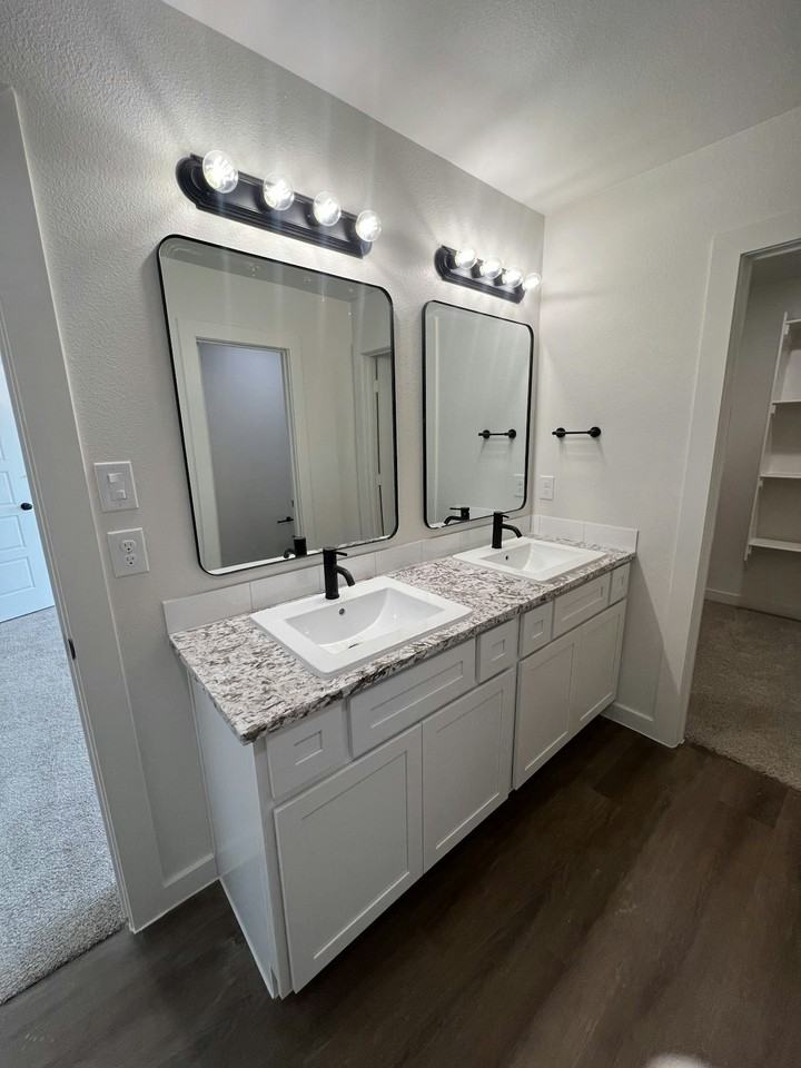 3105 140th Street - Photo 4 of 7