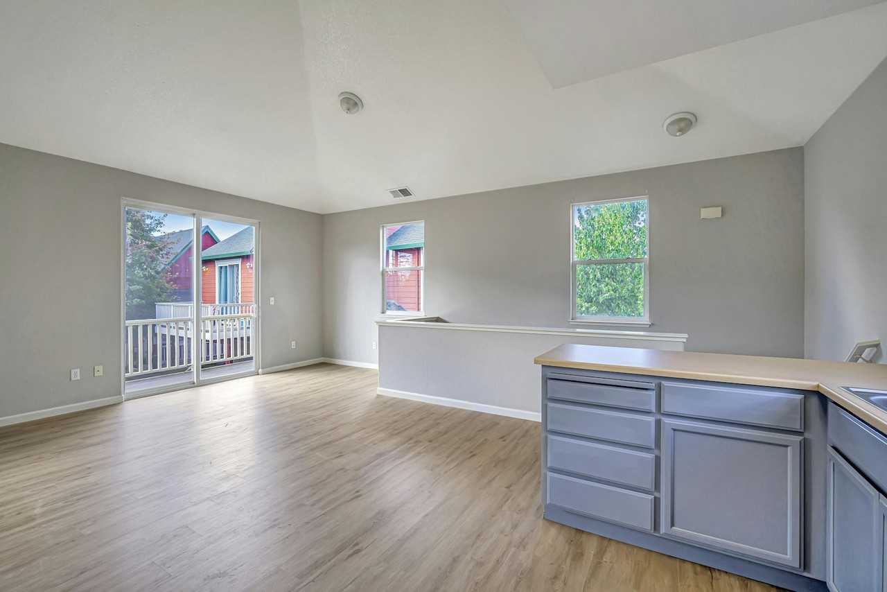 1467 Maple Avenue, Unit 1467 - Photo 6 of 24