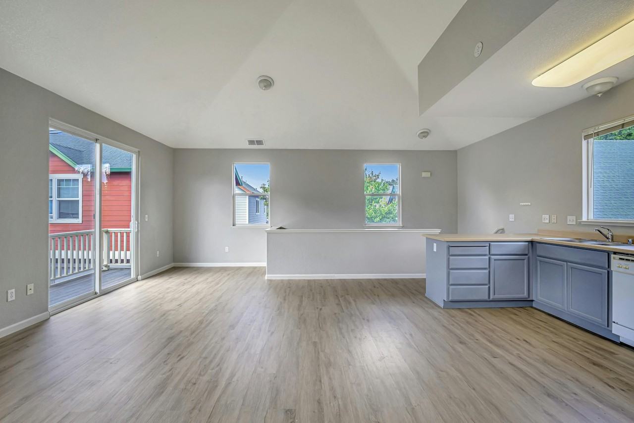 1467 Maple Avenue, Unit 1467 - Photo 7 of 24