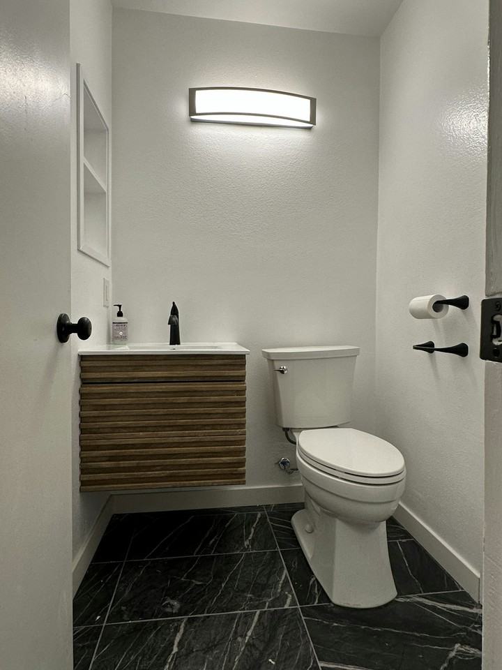 25334 Vía Viejo Street, Unit Room 2 - Photo 4 of 8