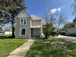 featured image of 338 College St #LOWER