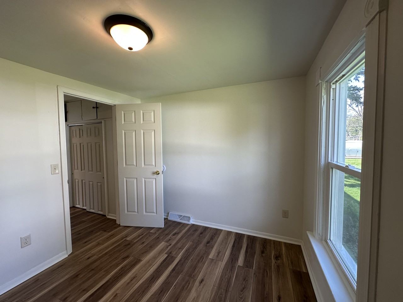 338 College St - Photo 6 of 19