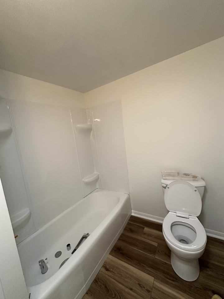 338 College St - Photo 7 of 19