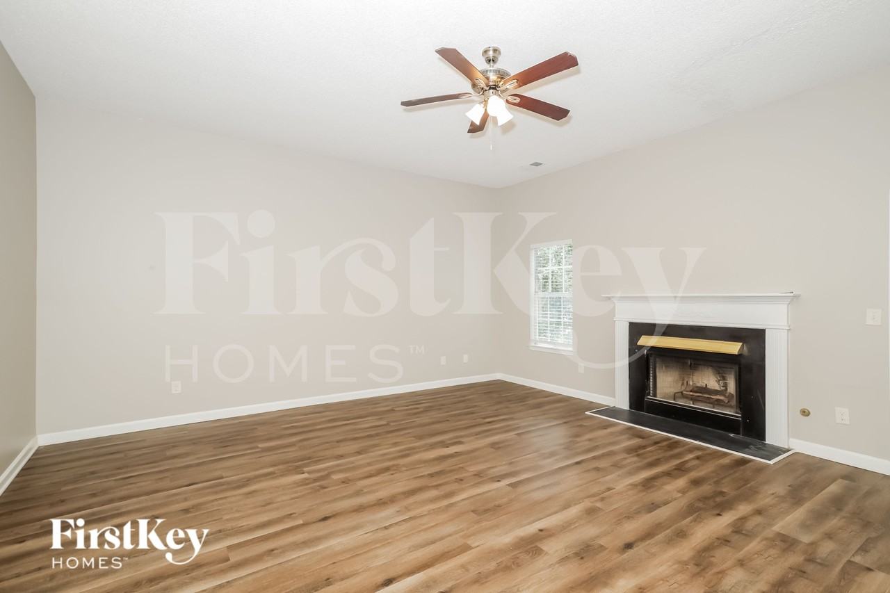 848 Asbury Trl - Photo 4 of 15