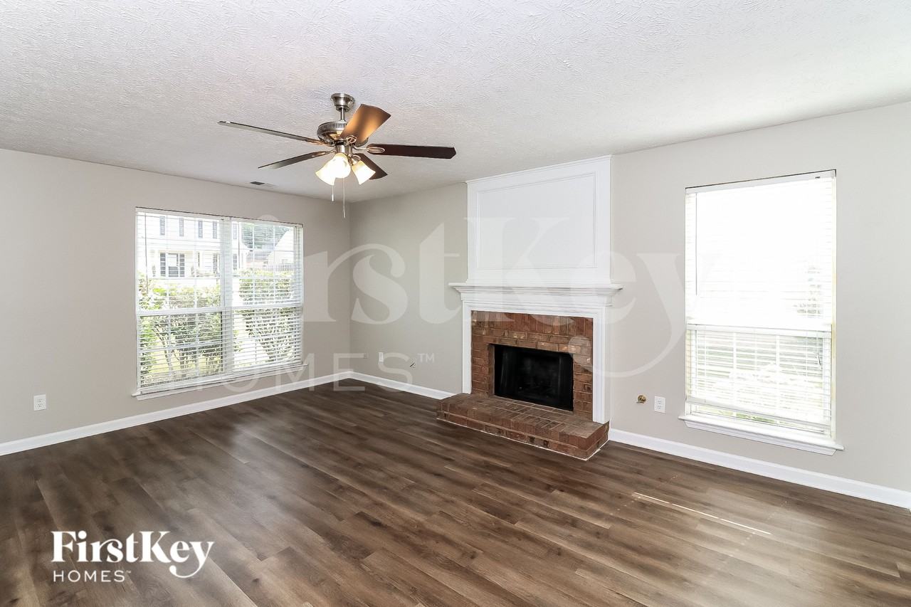 4224 Arrowhead Pointe - Photo 2 of 15