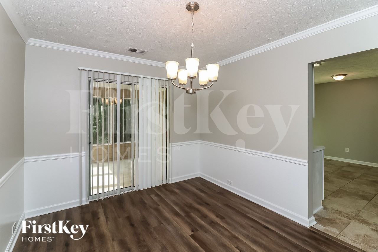 4224 Arrowhead Pointe - Photo 4 of 15