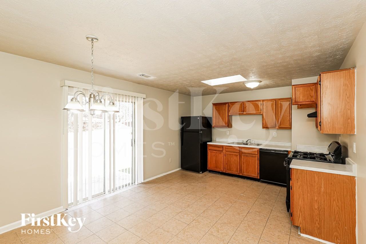 6450 Peppermill Ln - Photo 6 of 19