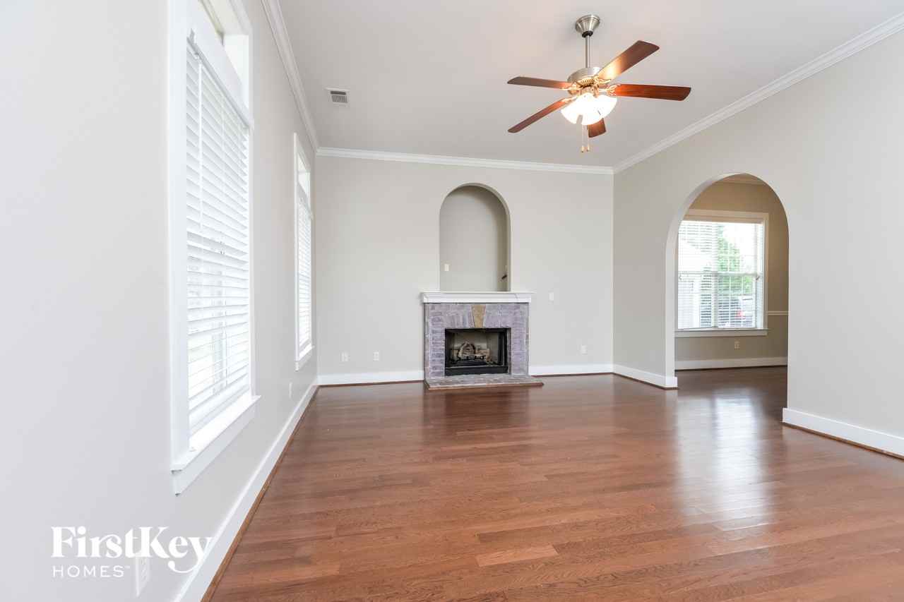 5496 Wisteria Trce - Photo 4 of 15