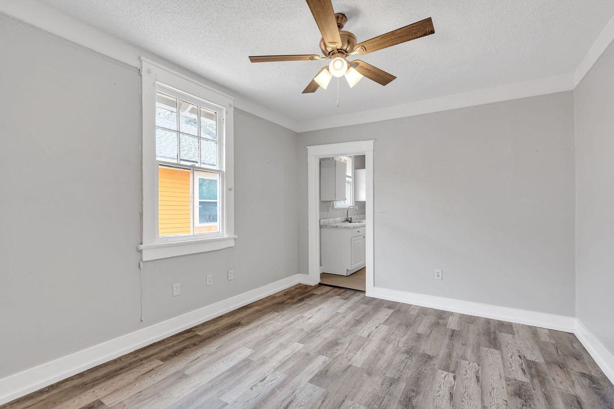 1720 Independence St - Photo 4 of 10