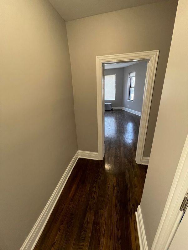 11021 S Vernon Ave - Photo 5 of 13