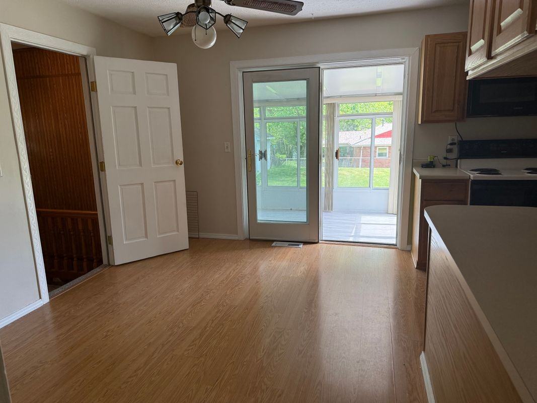 9358 Bluegate Dr - Photo 5 of 13