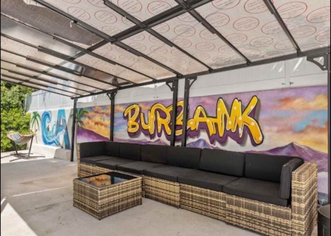 2743 N Keystone St - Photo 5 of 17