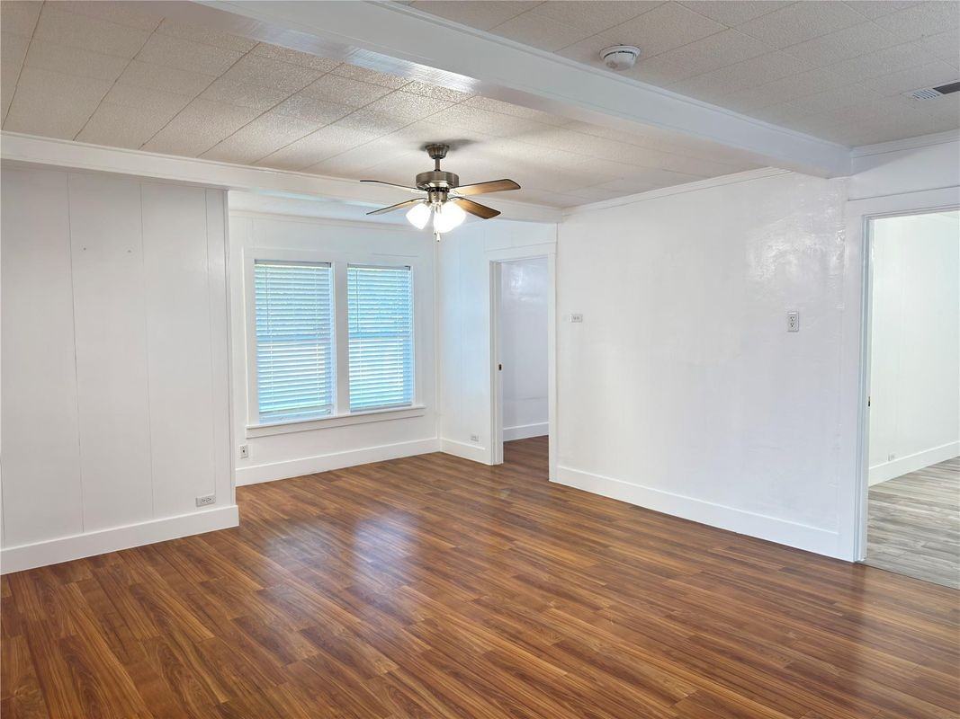 1704 Lexington St - Photo 2 of 11