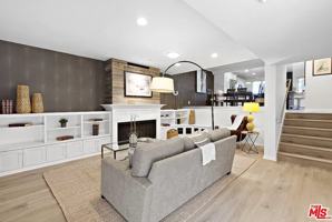 featured image of 4738 La Villa Marina