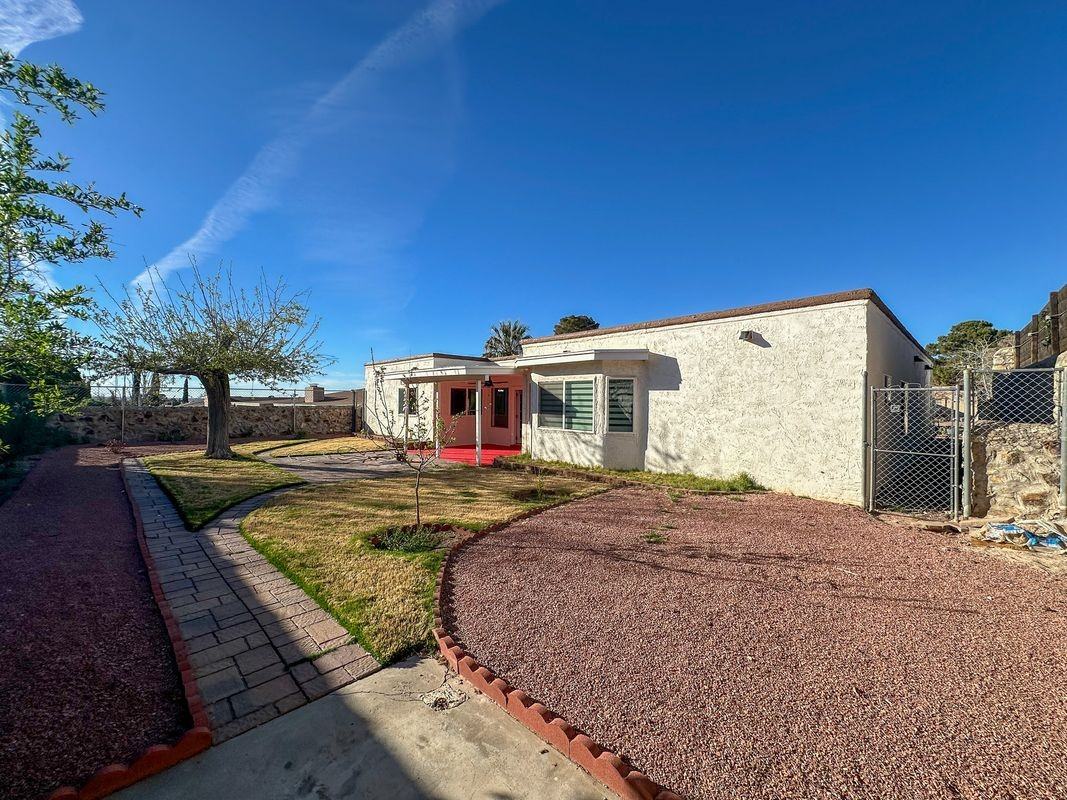 6916 Polvadera Dr - Photo 7 of 24