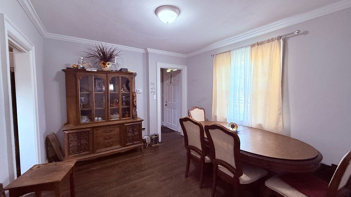 335 Claremont St - Photo 4 of 10