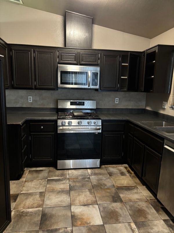 14561 Victor Dr - Photo 2 of 4