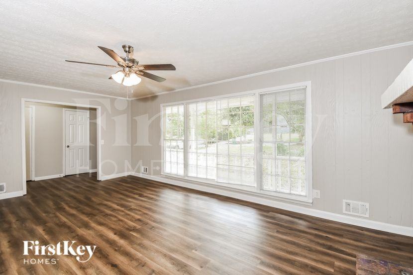 125 Creekview Dr - Photo 4 of 16