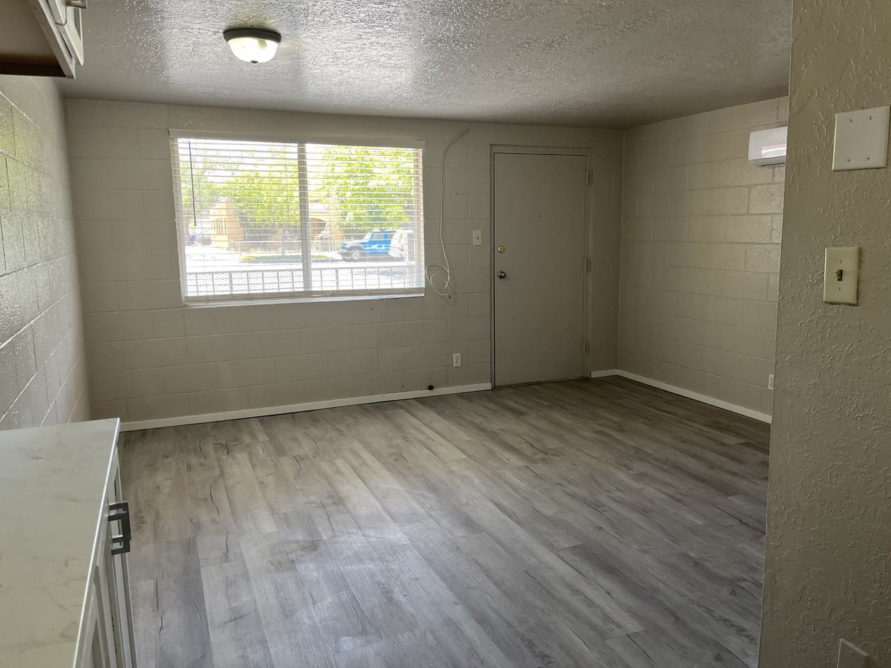 1611 Gold Ave Se - Photo 6 of 11