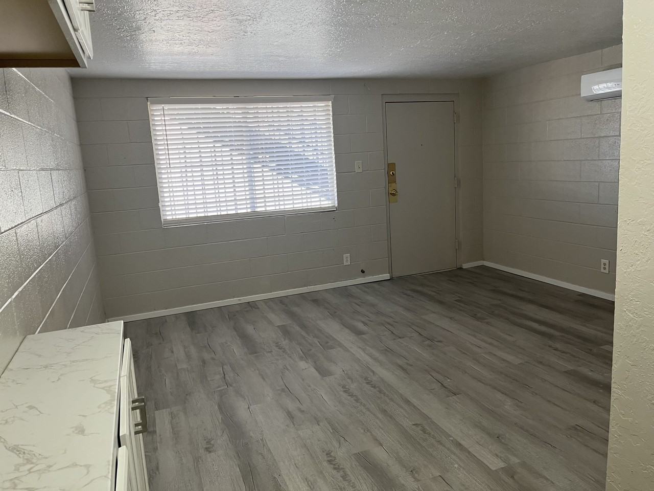 1611 Gold Ave Se - Photo 7 of 21