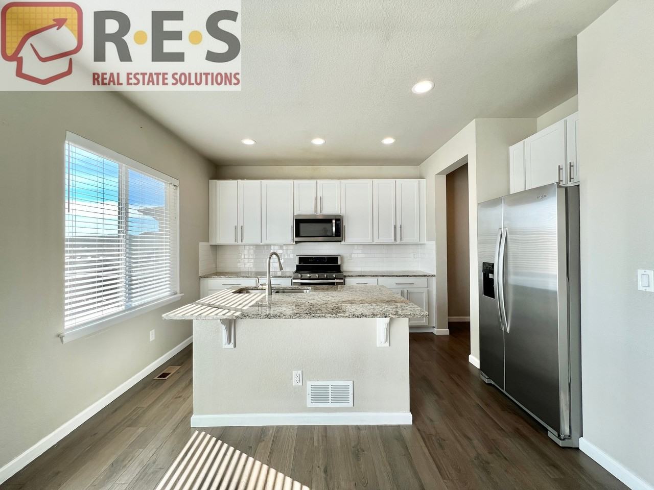 11840 Dodworth St - Photo 2 of 20