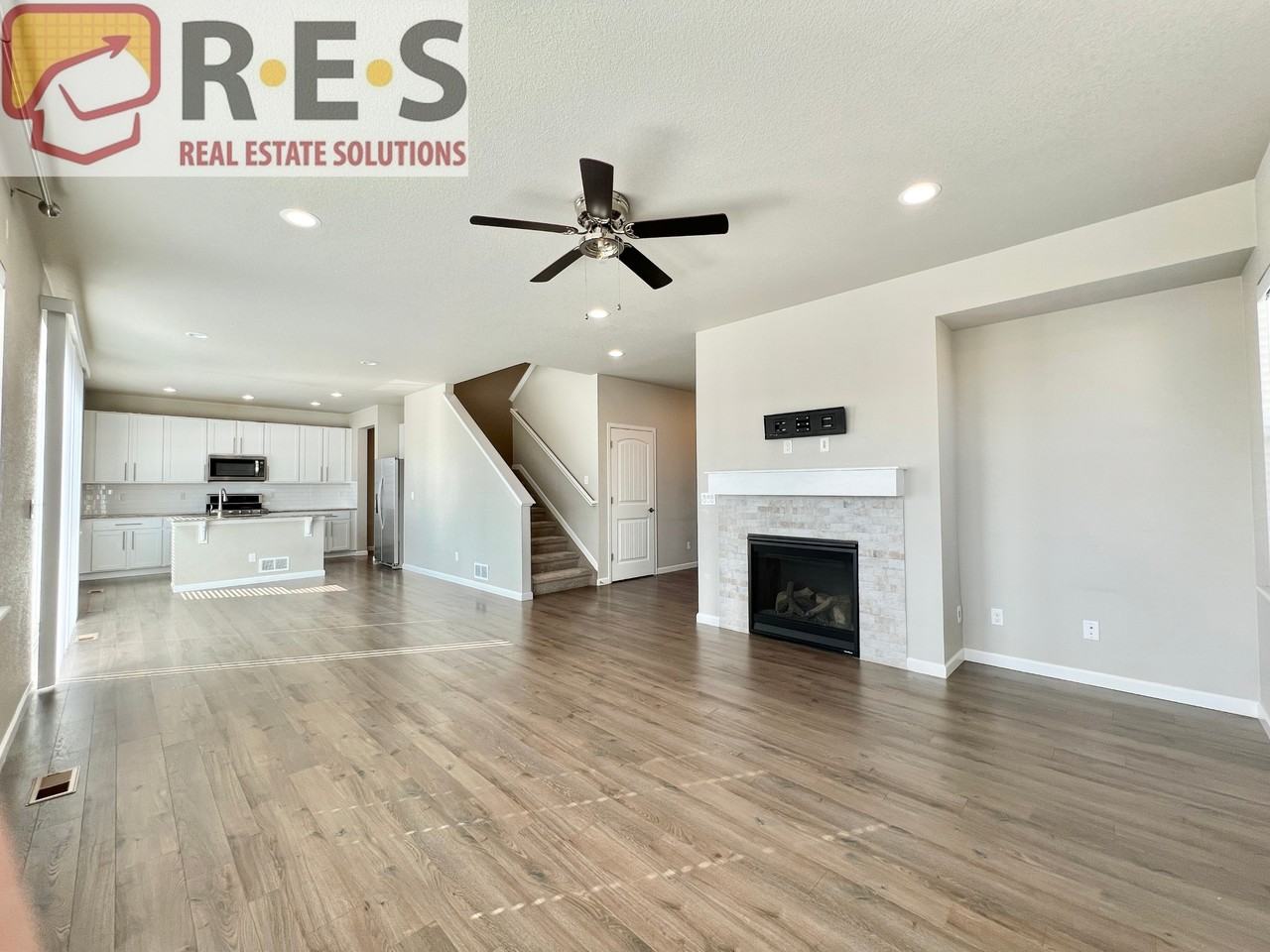 11840 Dodworth St - Photo 5 of 20