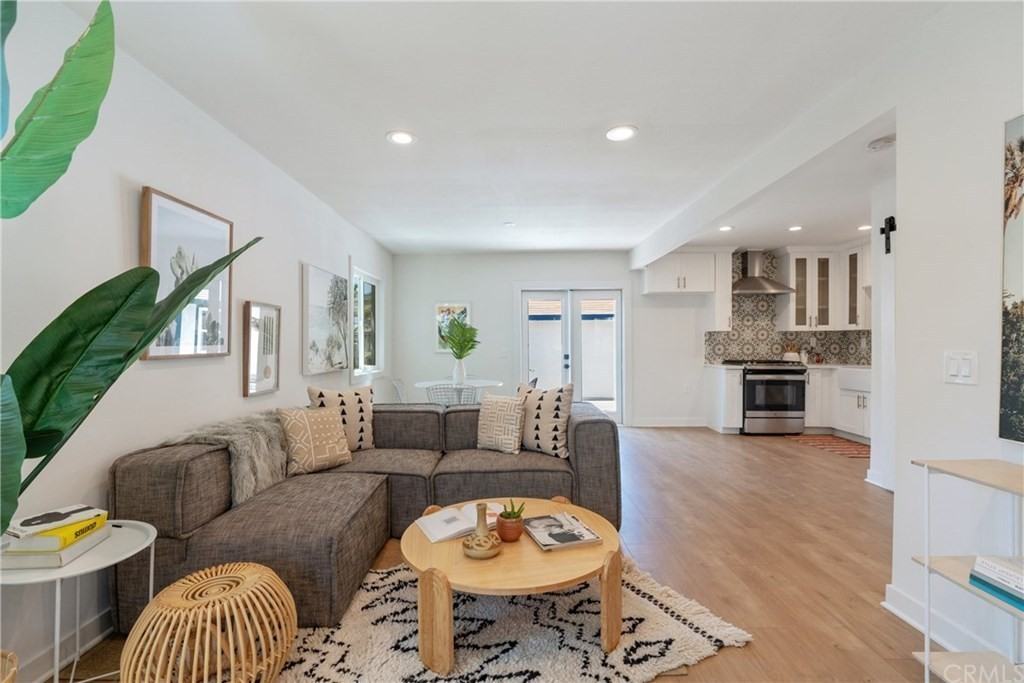 830 N Avenue - Photo 2 of 2