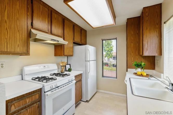 11195 Camino Ruiz - Photo 2 of 2