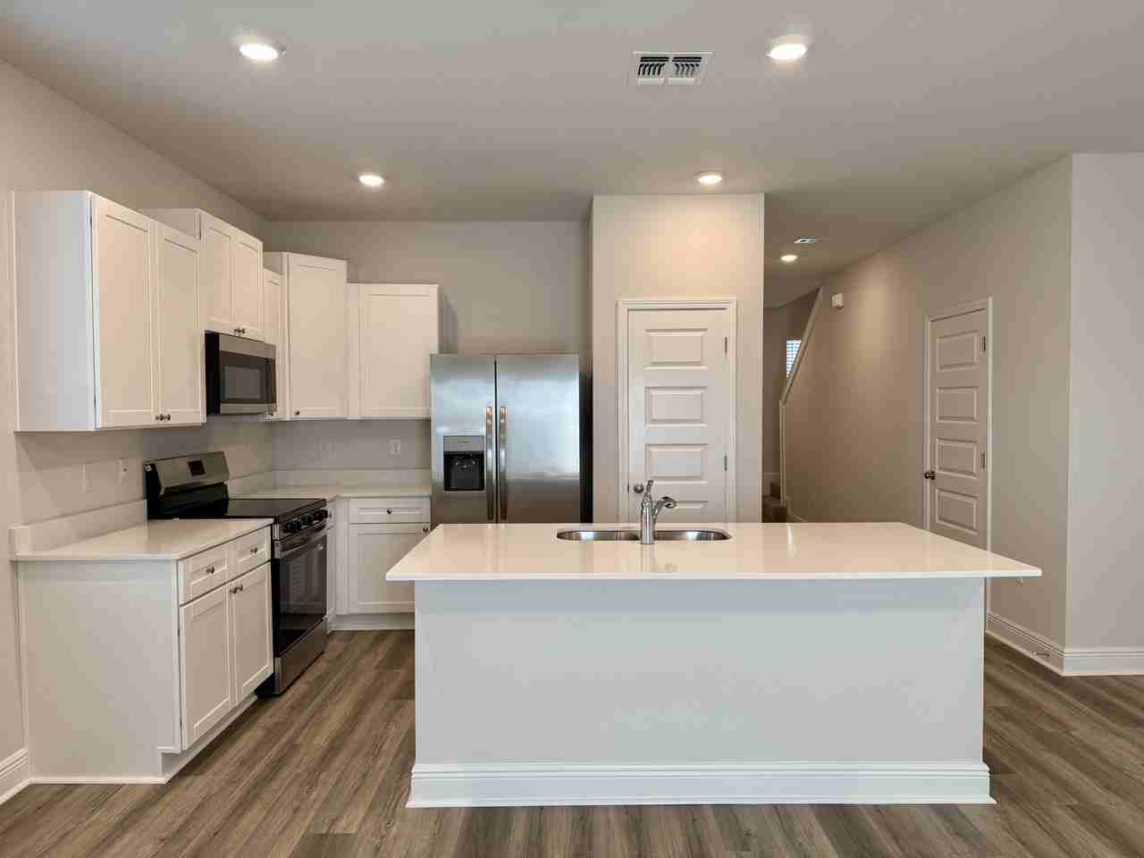 4067 Pendragon Cir - Photo 2 of 30