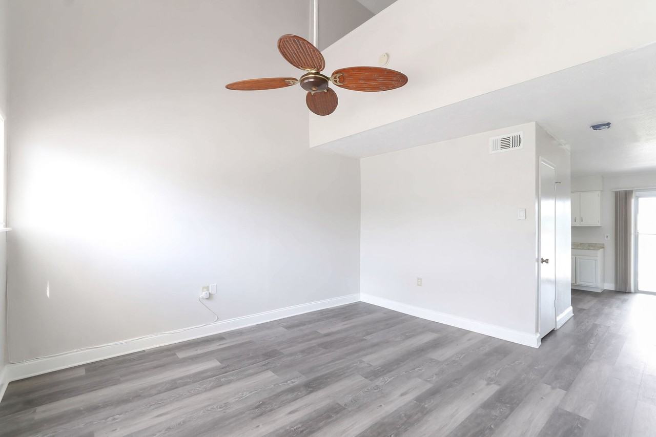 3960 Crayrich Cir #C2 - Photo 4 of 15