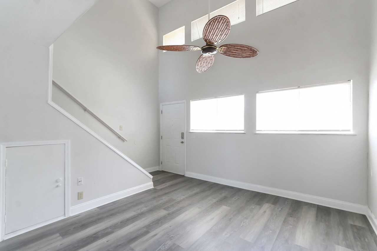 3960 Crayrich Cir #C2 - Photo 5 of 15