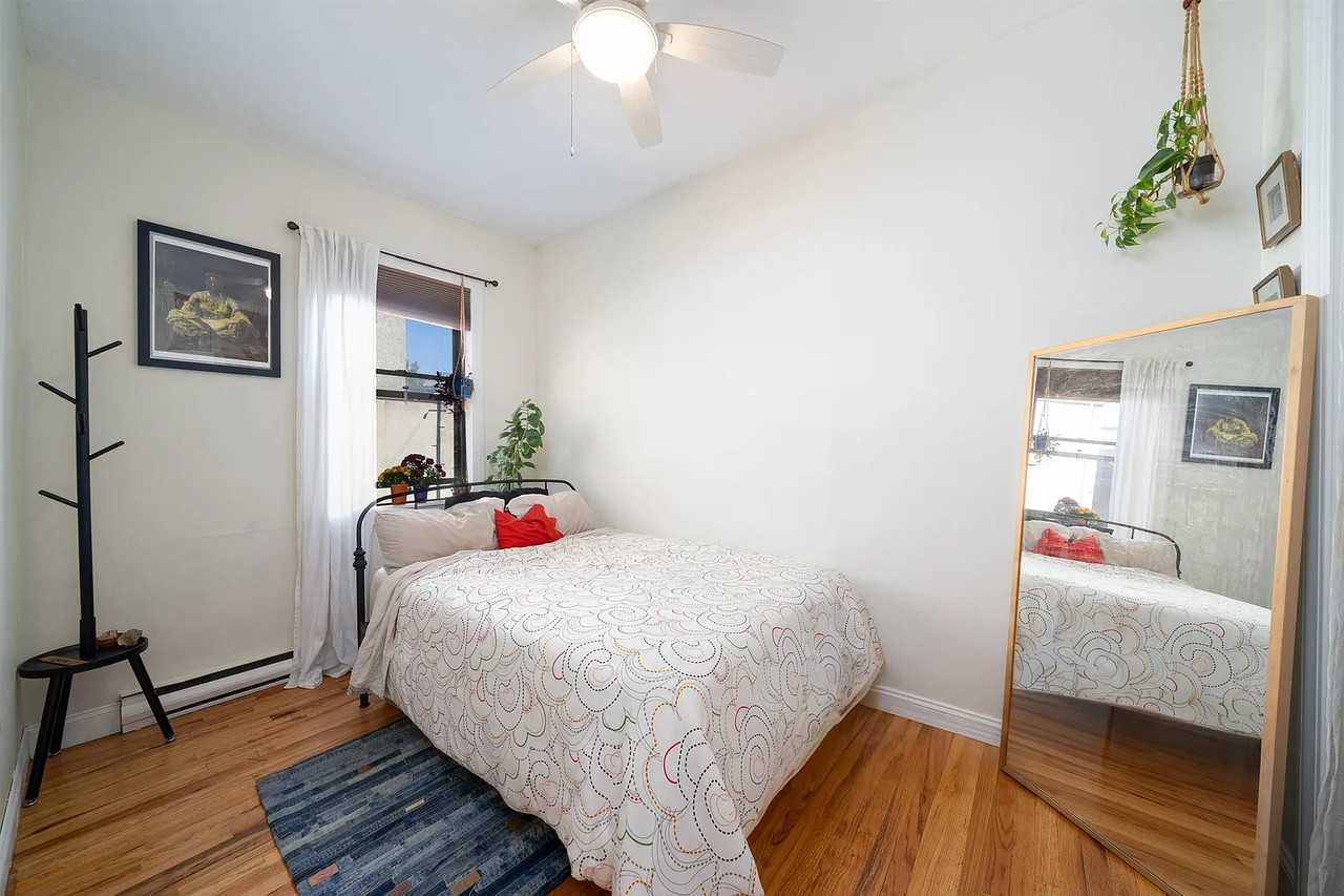 420 2nd St - Photo 5 of 13