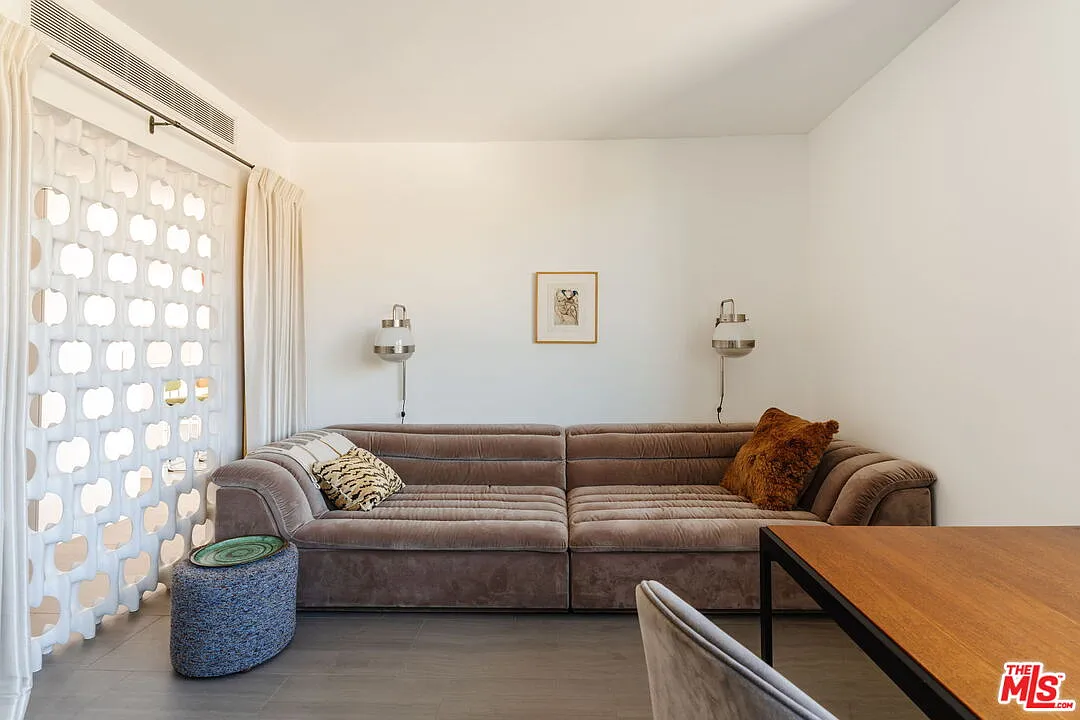 4411 Los Feliz Blvd #702 - Photo 3 of 30