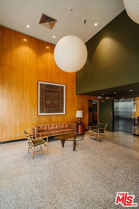 4411 Los Feliz Blvd #702 - Photo 7 of 30