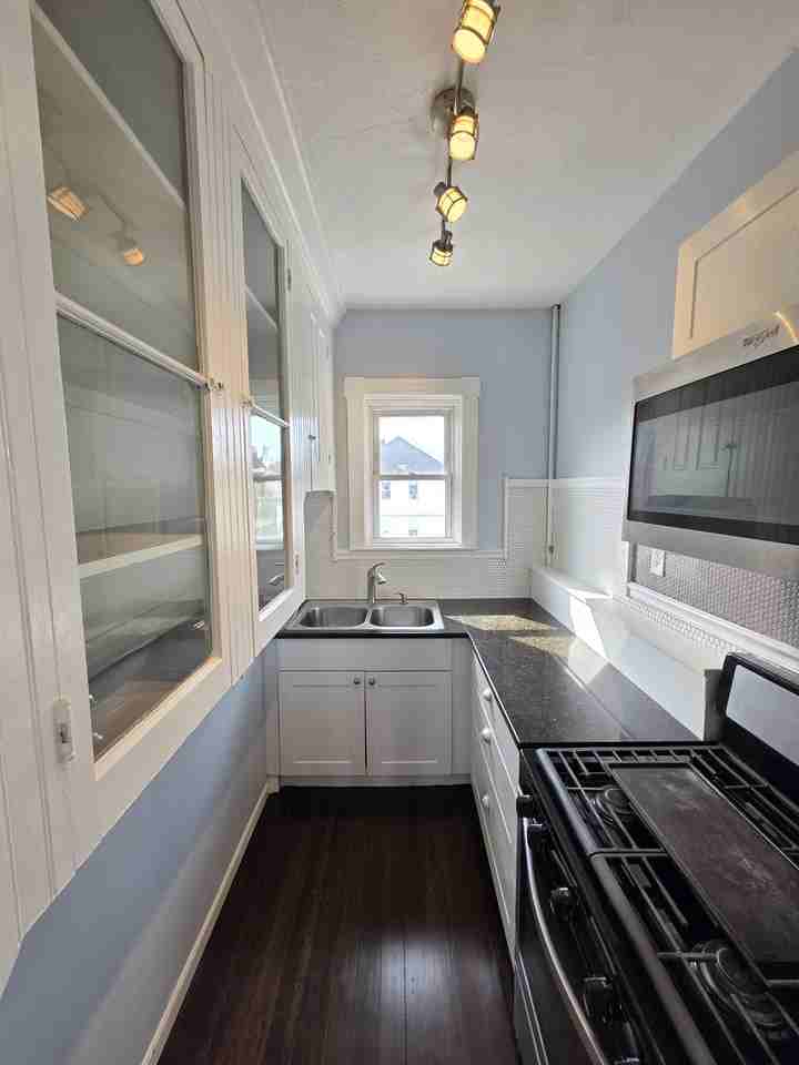 34 Berkley St - Photo 5 of 14